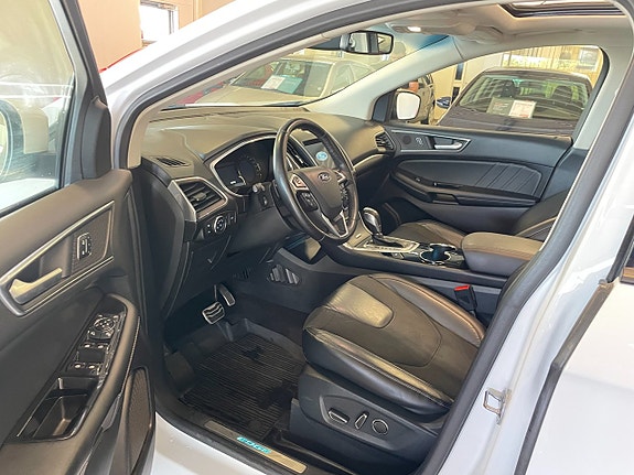 Ford Edge 12 of 16