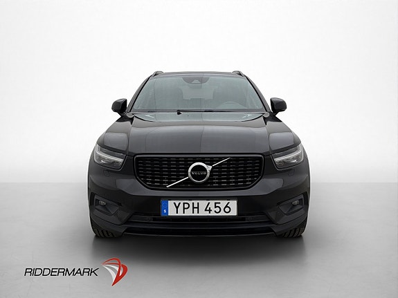Volvo XC40 2 of 30