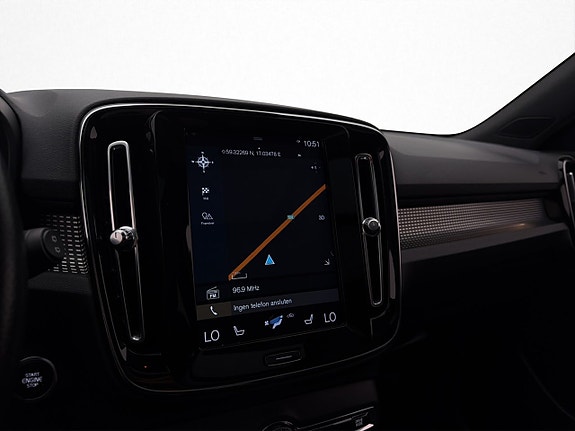 Volvo XC40 24 of 30