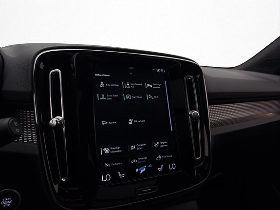 Volvo XC40 25 of 30