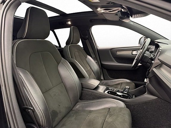 Volvo XC40 15 of 30