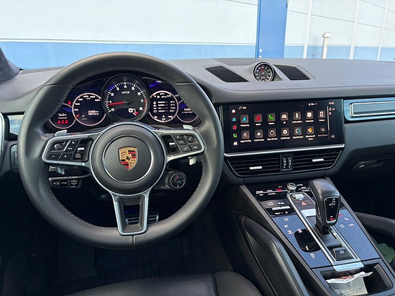 Porsche Cayenne Coupe 8 of 16