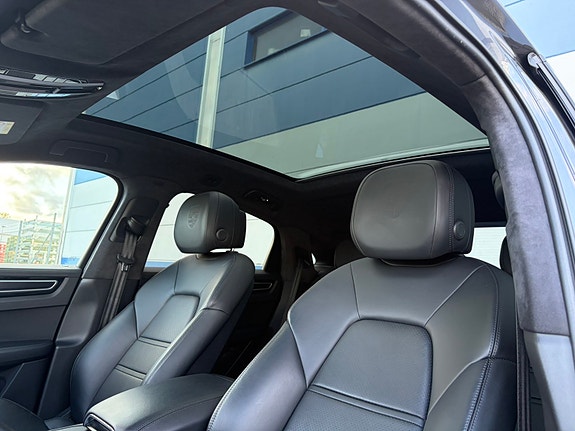 Porsche Cayenne Coupe 12 of 16