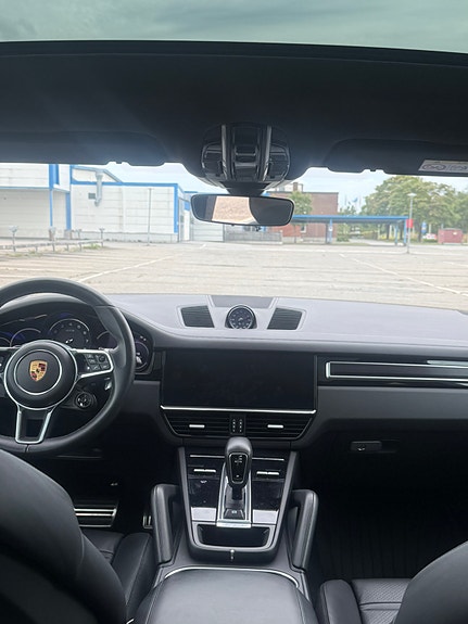 Porsche Cayenne Coupe 6 of 7
