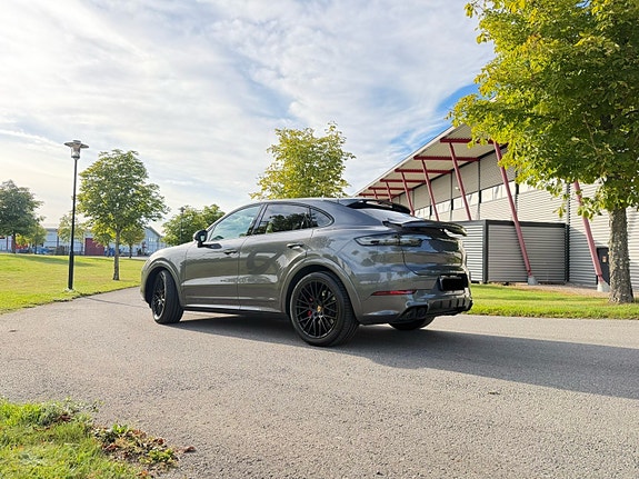 Porsche Cayenne Coupe 3 of 7