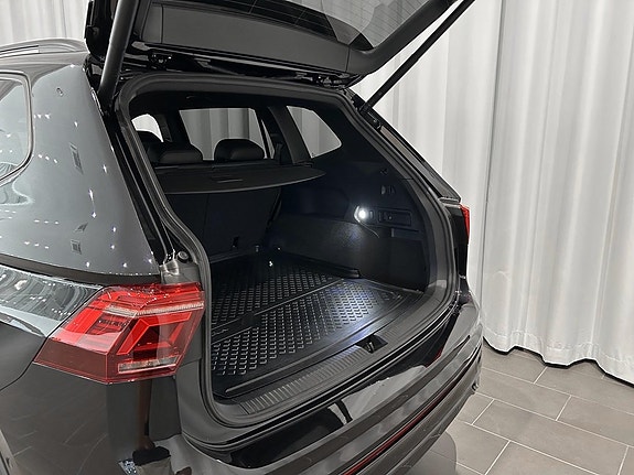 Volkswagen Tiguan Allspace 4 of 14