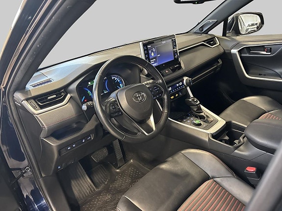 Toyota RAV4 14 of 19