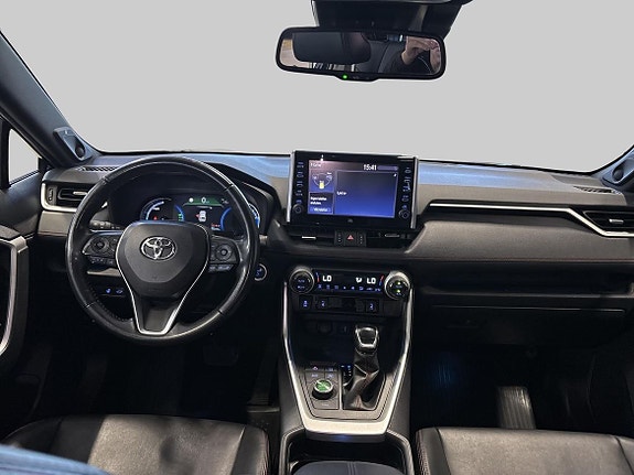 Toyota RAV4 12 of 19