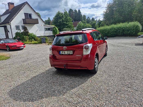 Toyota Verso 2 of 6