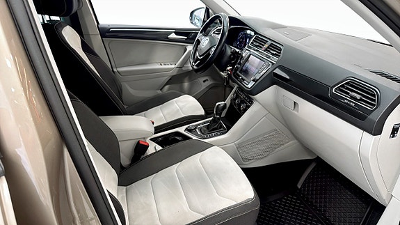 Volkswagen Tiguan 3 of 9