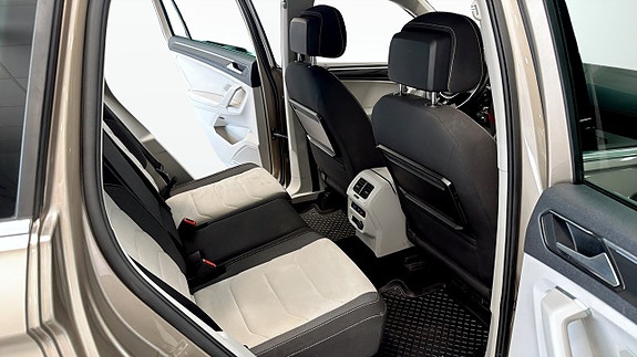 Volkswagen Tiguan 5 of 9