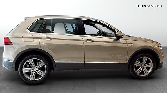 Volkswagen Tiguan 6 of 9