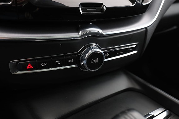 Volvo XC60 25 of 30