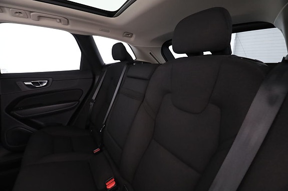 Volvo XC60 15 of 30
