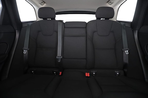 Volvo XC60 16 of 30