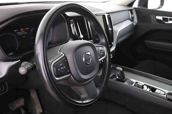 Volvo XC60 12 of 30