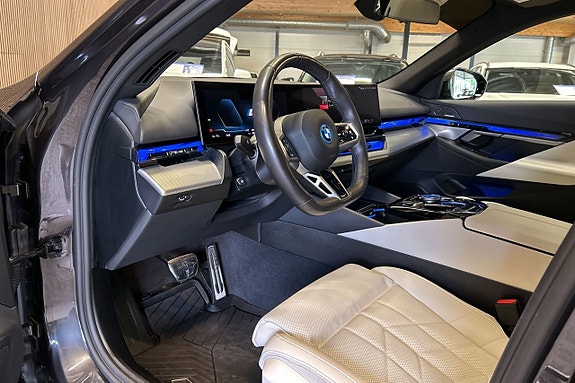 BMW i5 6 of 15