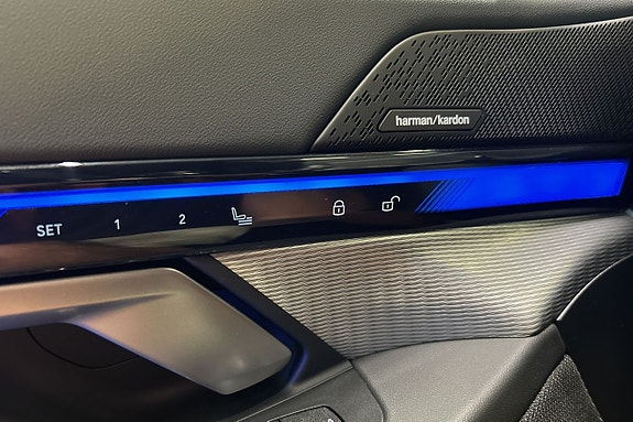 BMW i5 9 of 15