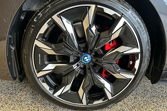 BMW i5 13 of 15