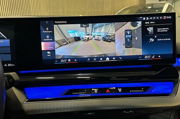 BMW i5 12 of 15