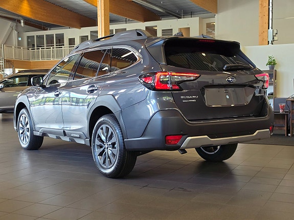 Subaru Outback 4 of 13