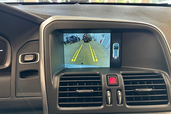 Volvo XC60 21 of 30