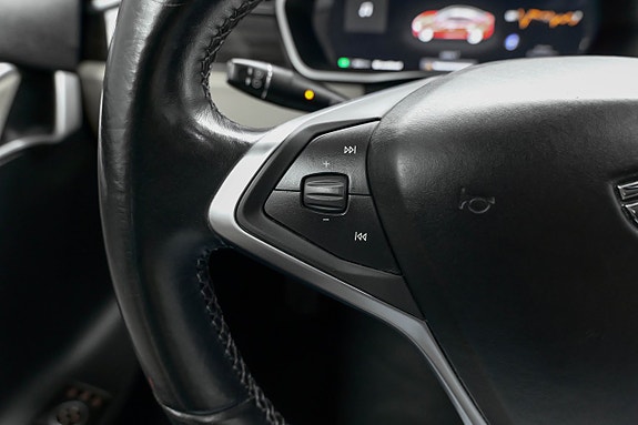 Tesla Model S 9 of 22