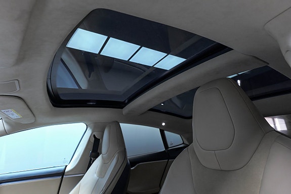 Tesla Model S 15 of 22