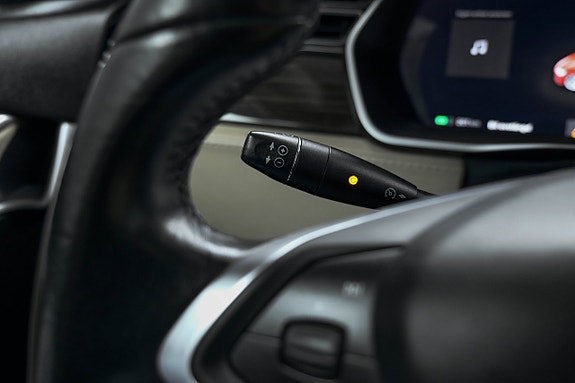 Tesla Model S 8 of 22