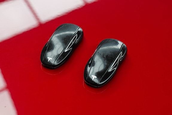 Tesla Model S 22 of 22