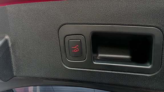 Tesla Model S 20 of 22