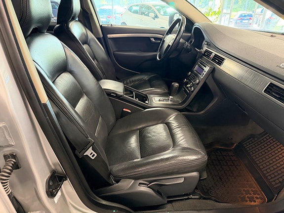 Volvo XC70 9 of 15