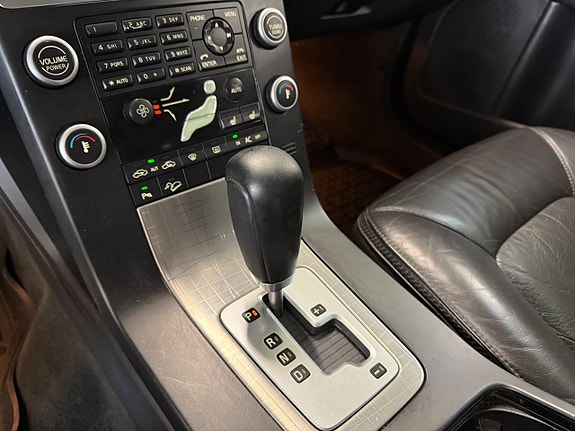 Volvo XC70 13 of 15