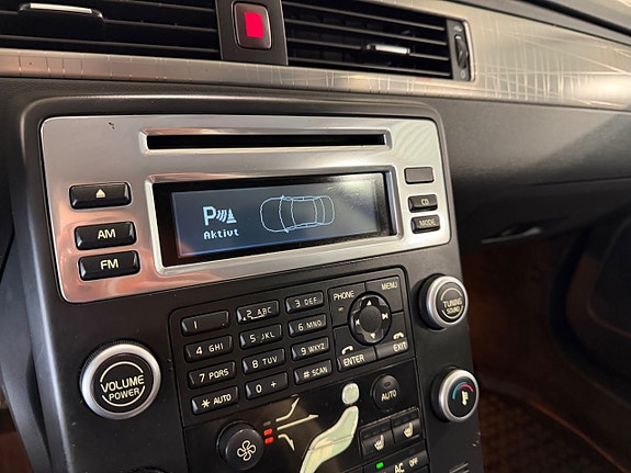 Volvo XC70 15 of 15