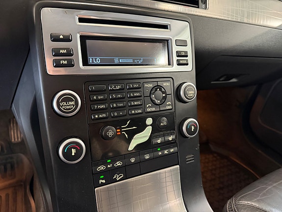 Volvo XC70 14 of 15