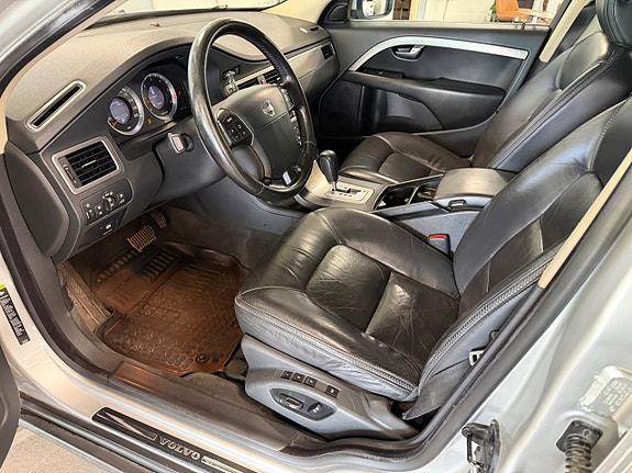 Volvo XC70 10 of 15