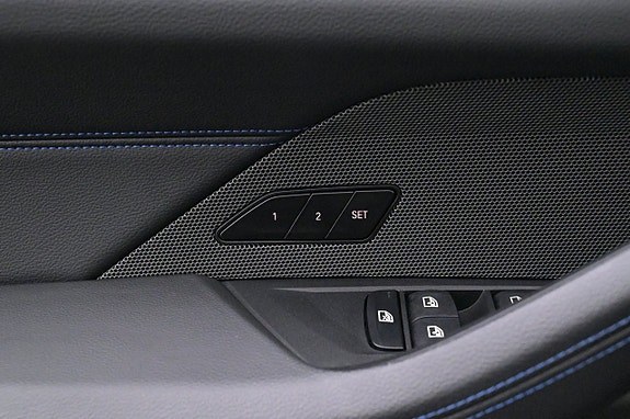 BMW i4 12 of 27