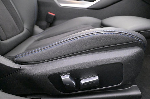 BMW i4 16 of 27