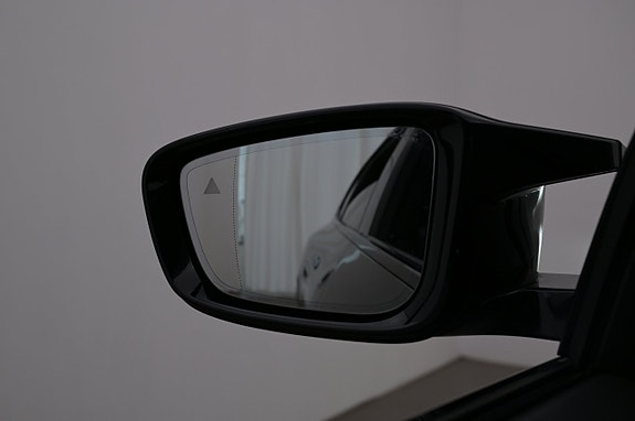 BMW i4 24 of 27