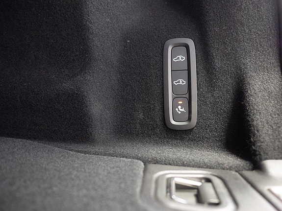 Volvo XC60 15 of 18