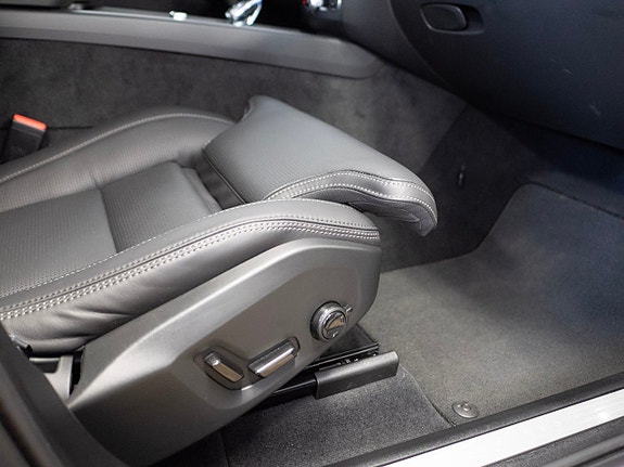 Volvo XC60 17 of 18
