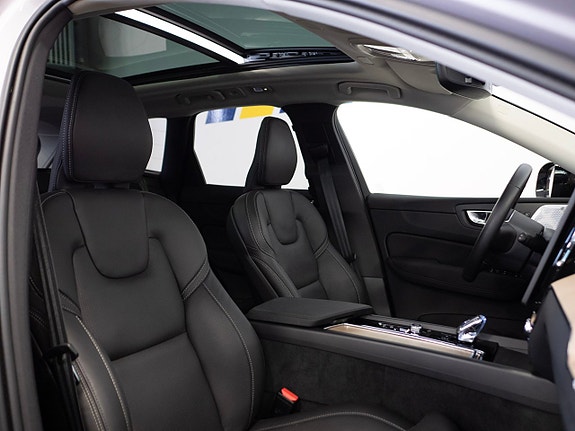 Volvo XC60 3 of 18