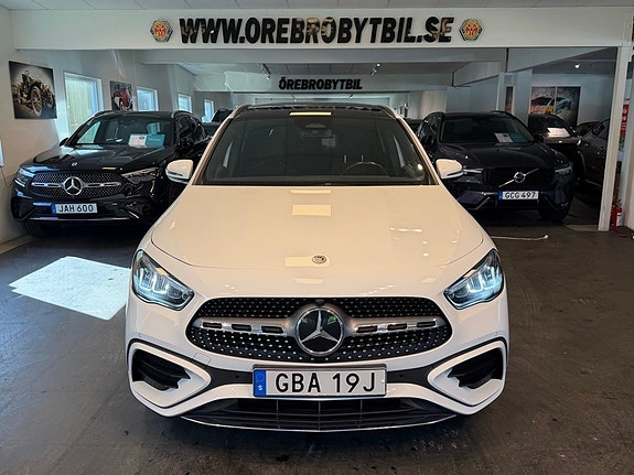 Mercedes-Benz GLA200 28 of 28