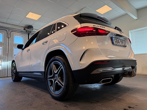 Mercedes-Benz GLA200 3 of 28