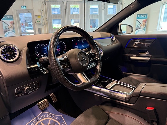 Mercedes-Benz GLA200 7 of 28