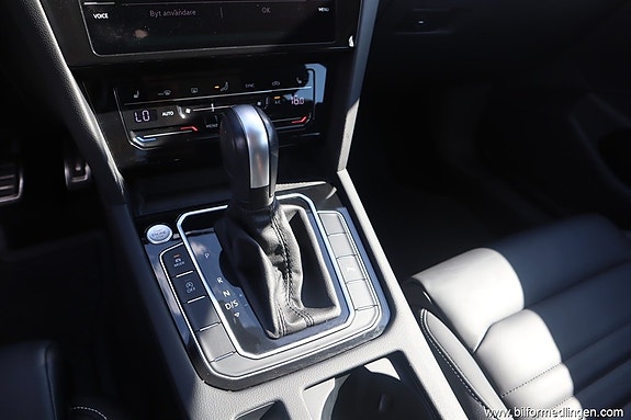 Volkswagen Passat 14 of 18