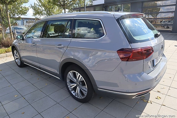Volkswagen Passat 9 of 18
