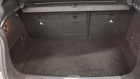 Mercedes-Benz A250 9 of 18