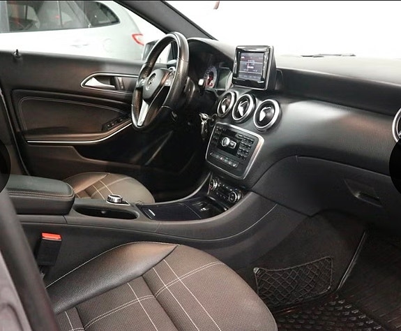Mercedes-Benz A250 16 of 18