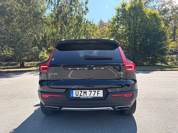Volvo XC40 8 of 27